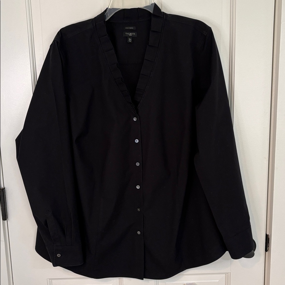 Talboys Size 16W Black Wrinkle Resistant Blouse / Pleated Ruffle Neckline